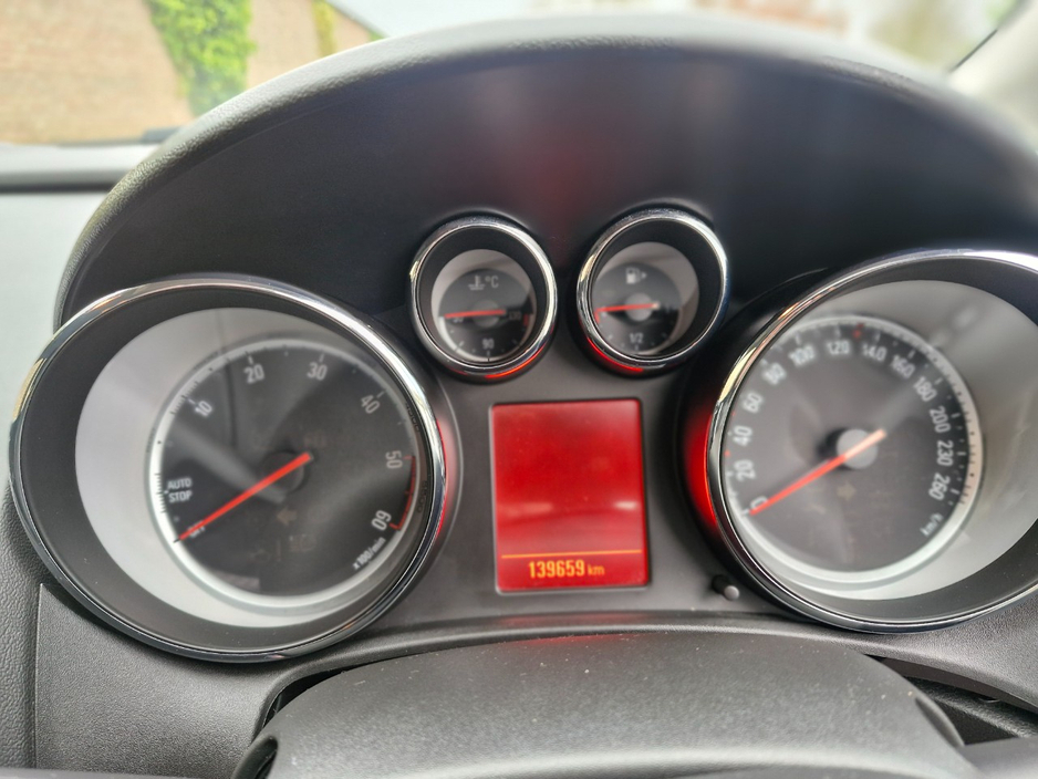 2015 Opel Astra - image 15