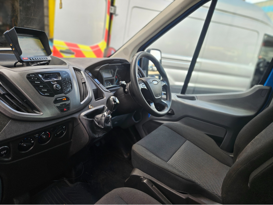 2018 Ford Transit - image 13