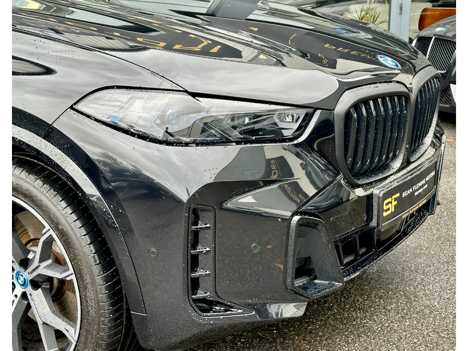 2025 BMW X5 - image 5