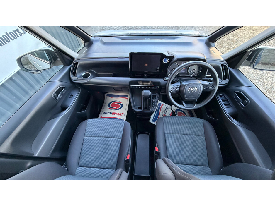 2022 Toyota Noah  €35,500