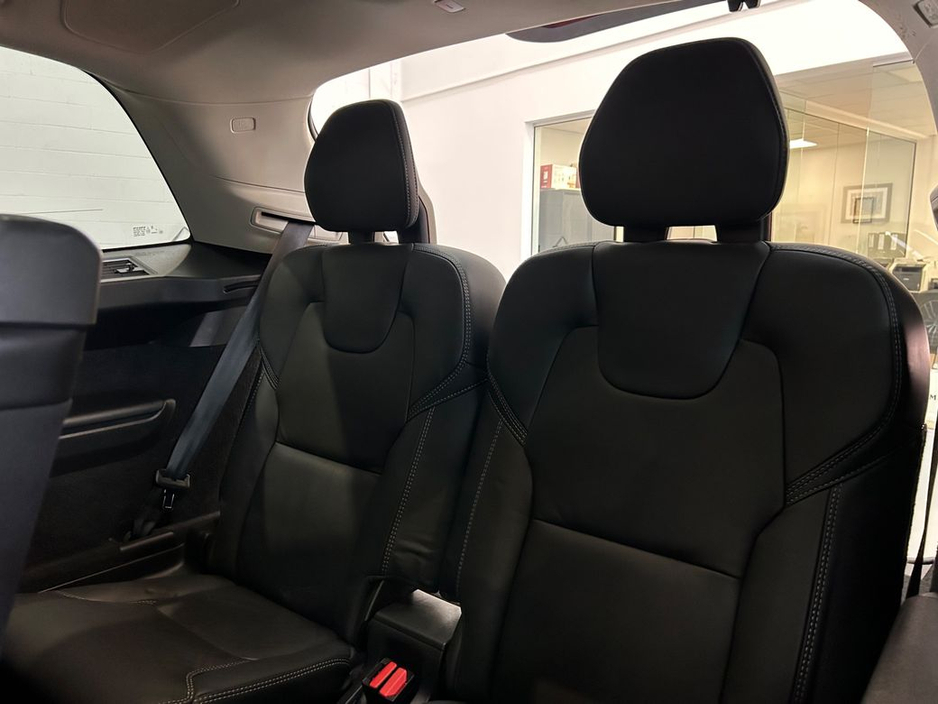 2022 Volvo XC90 - image 28