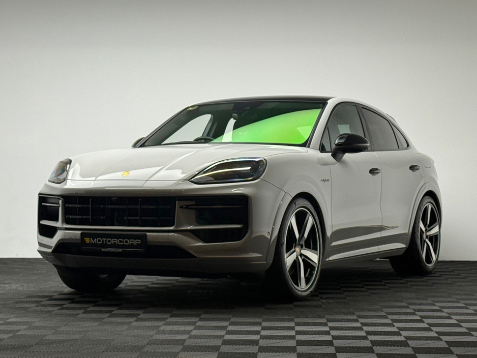2024 Porsche Cayenne - image 3