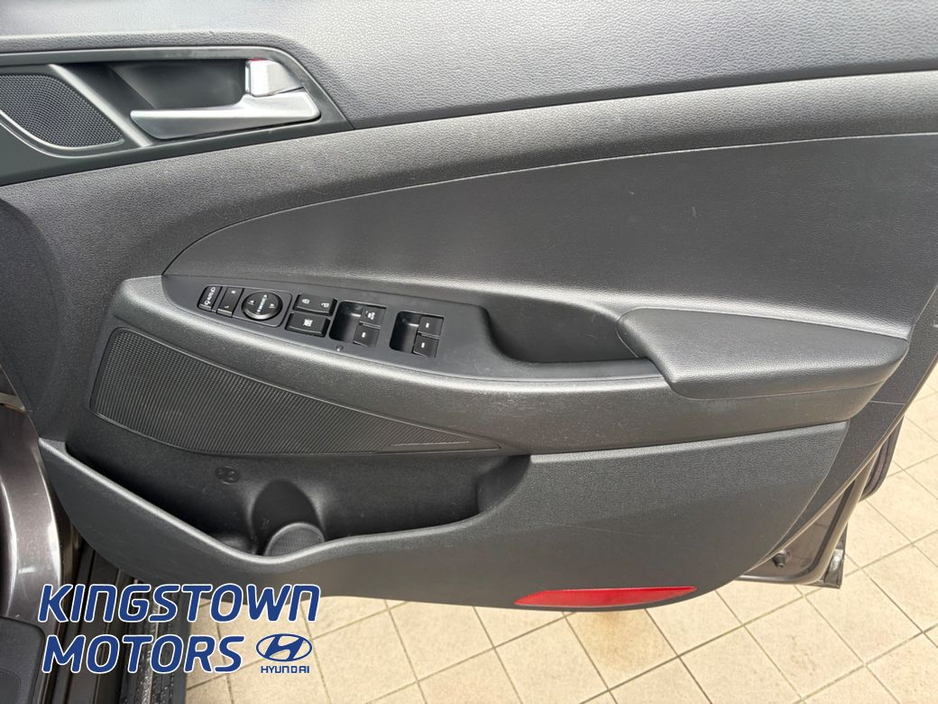 2016 Hyundai Tucson - image 10