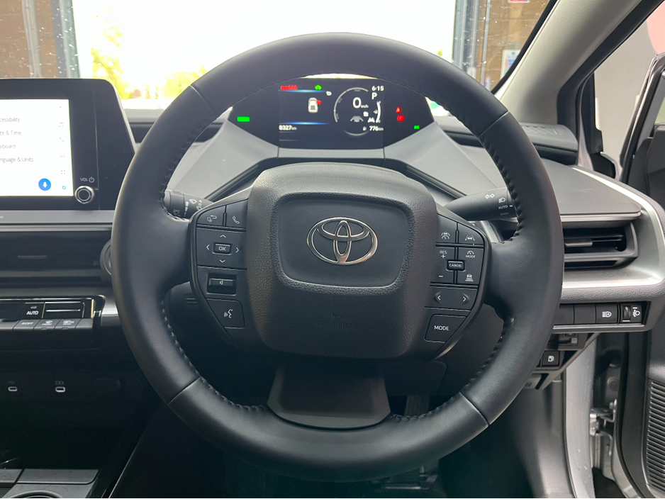 2025 Toyota Prius - image 8