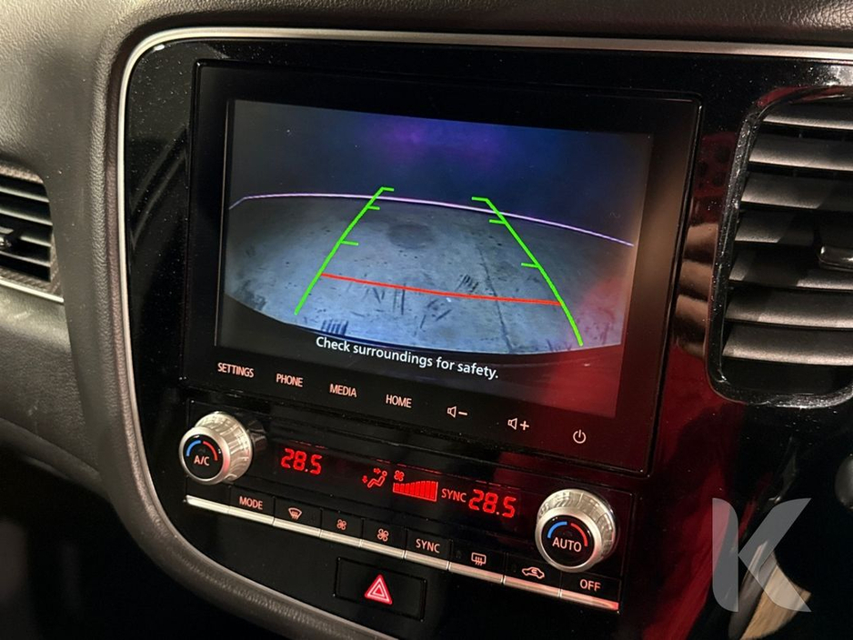 2020 Mitsubishi Outlander - image 21