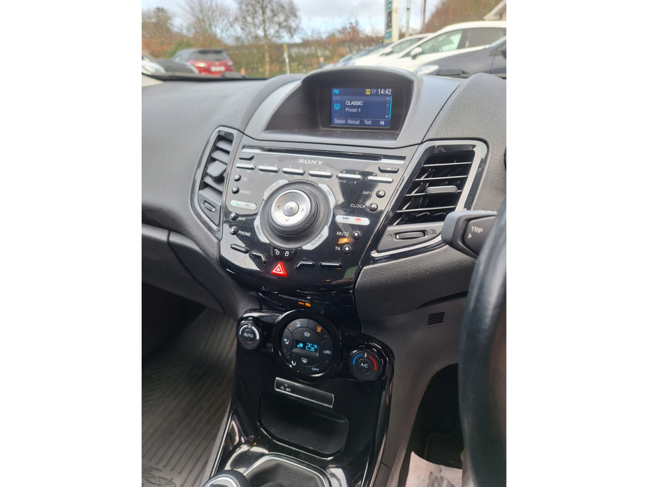 2017 Ford Fiesta TITANIUM TURBO €10,500