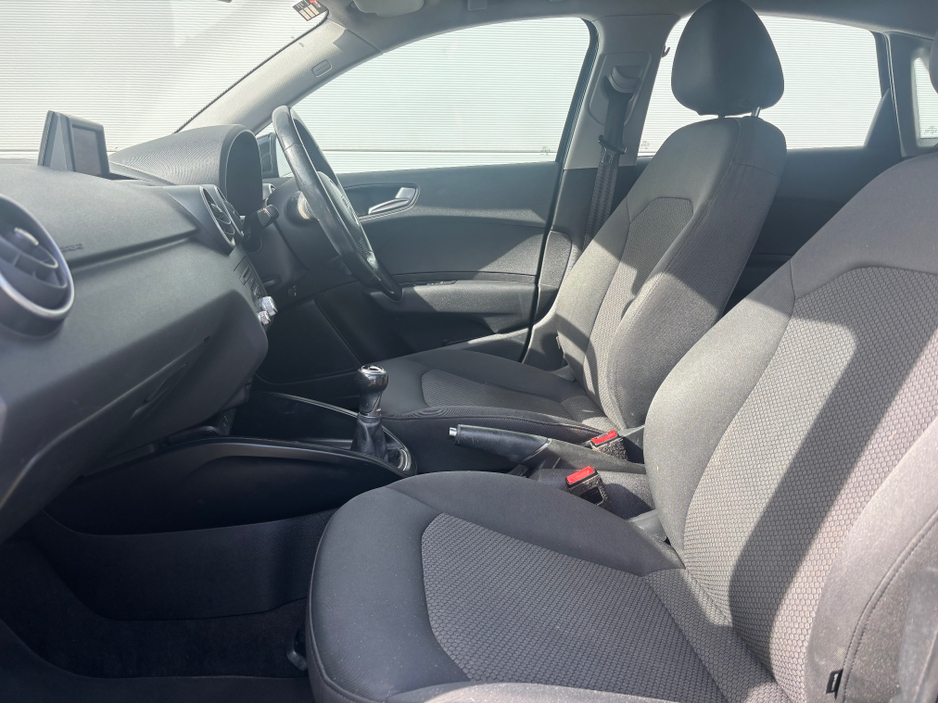 2015 Audi A1 - image 13