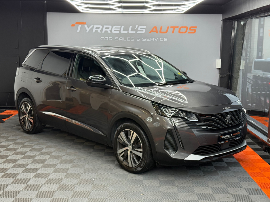 2022 Peugeot 5008 - image 2