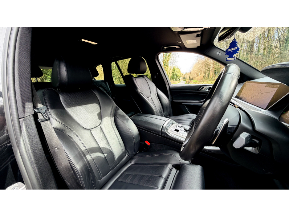 2021 BMW X5 - image 7