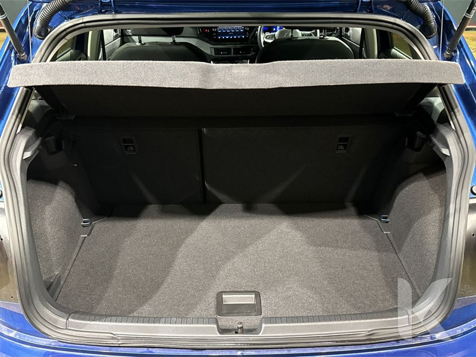 2022 Volkswagen Polo - image 12