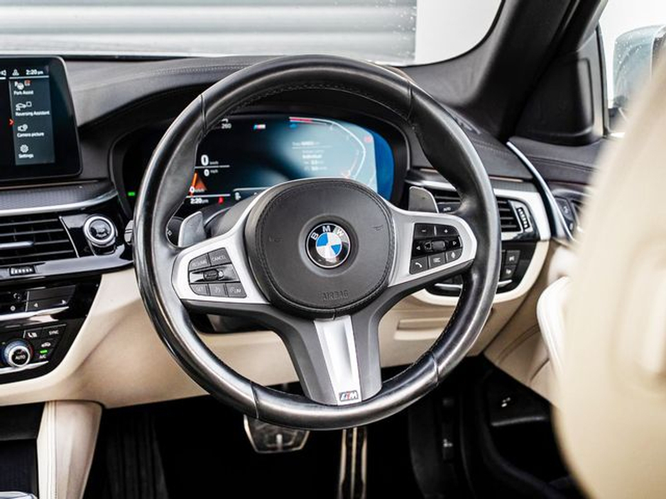 2023 BMW 5 Series - image 10