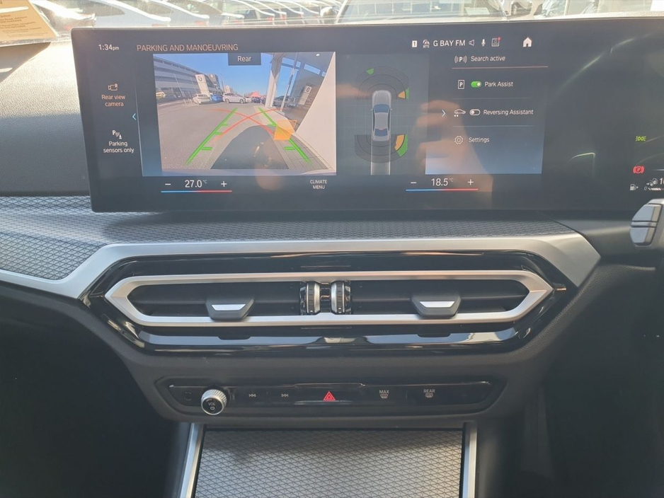 2023 BMW 3 Series - image 19