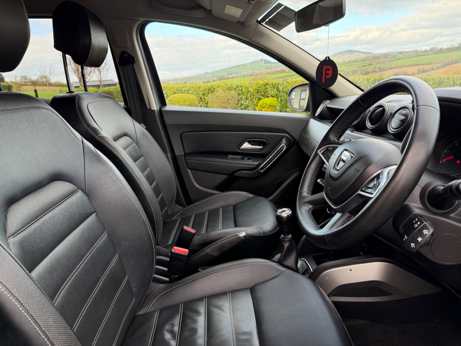 2019 Dacia Duster - image 12