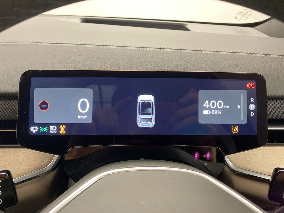 2026 Volvo EX90 - image 12