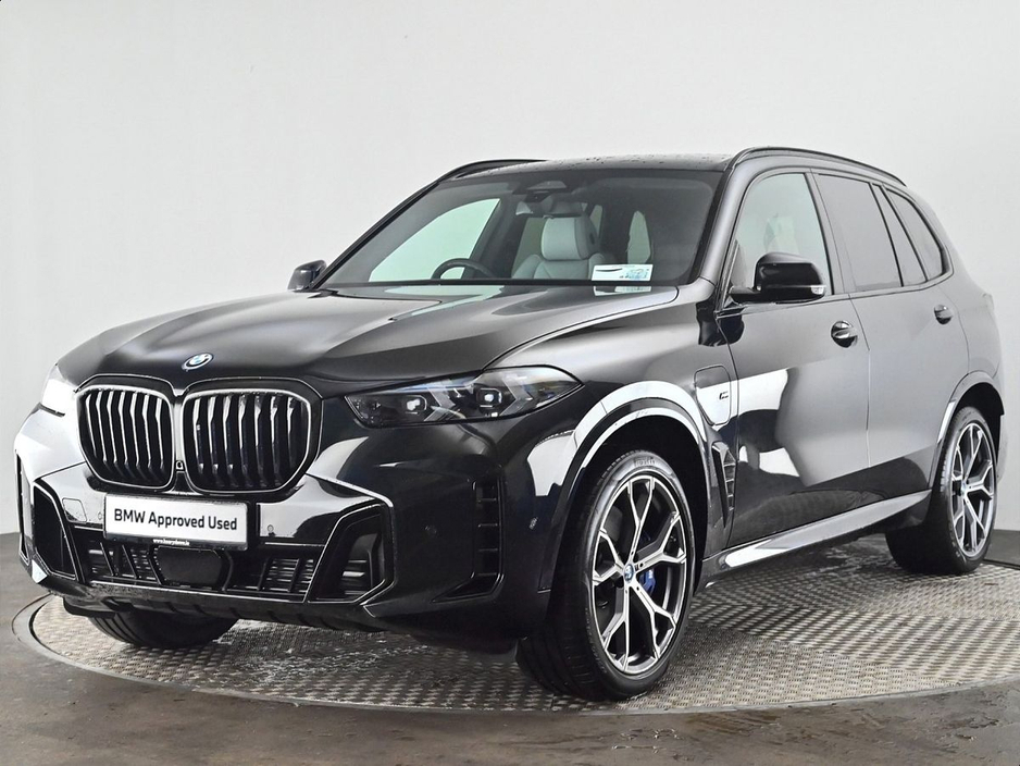 2025 BMW X5 - image 24