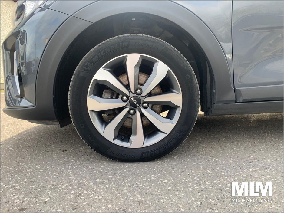 2022 Kia Stonic - image 11