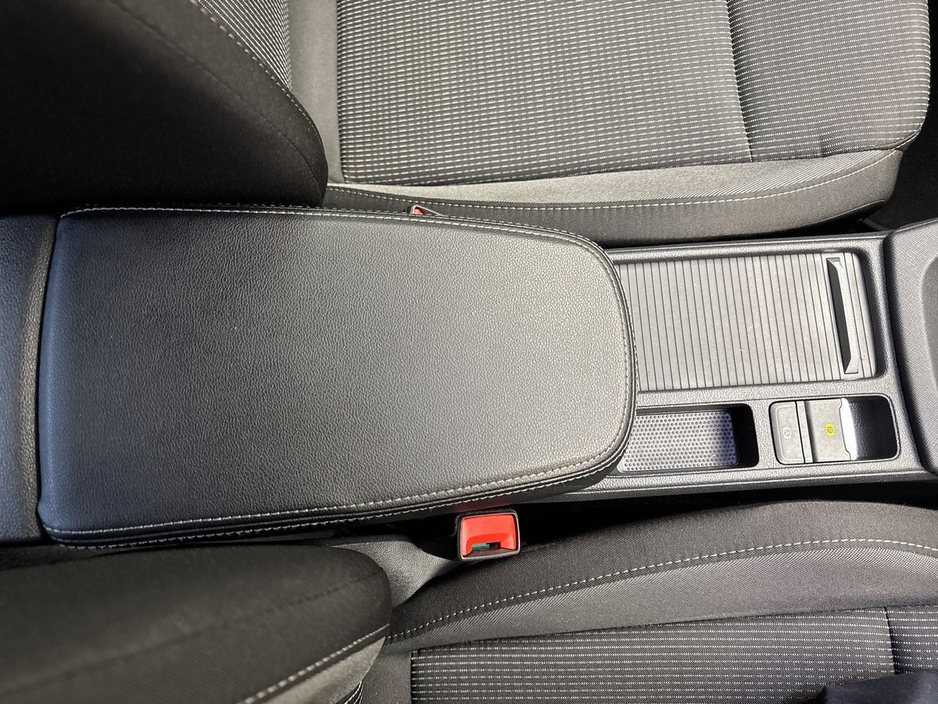 2025 Skoda Octavia - image 15