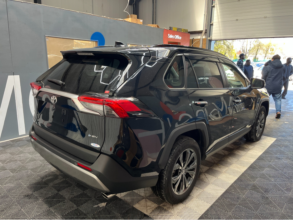 2025 Toyota Rav4 - image 2