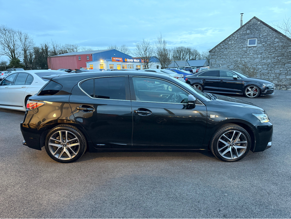 2016 Lexus CT 200 h - image 9