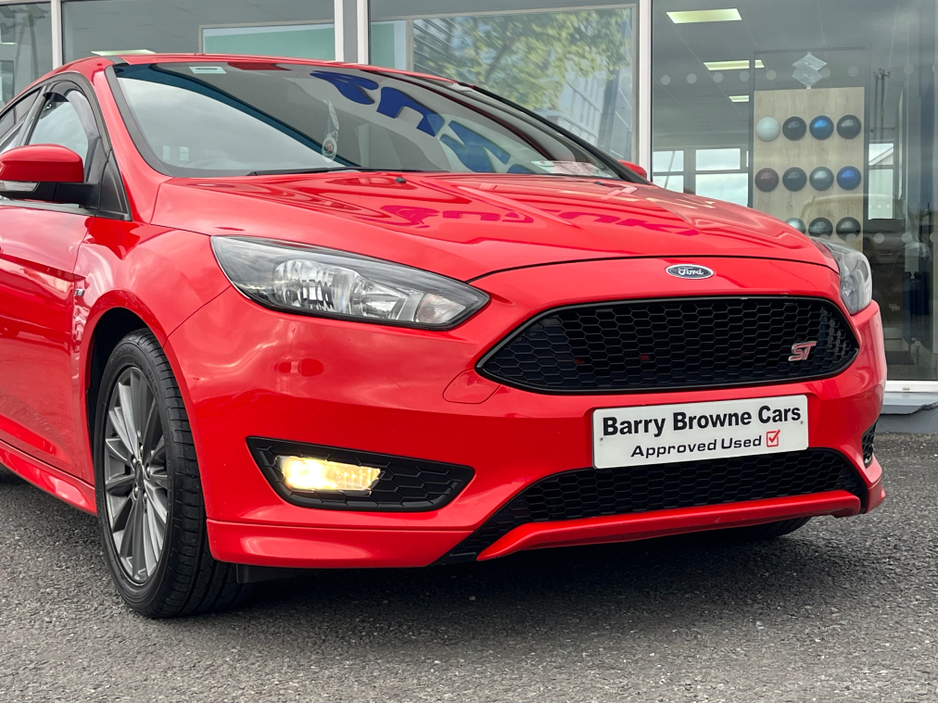 2018 Ford Focus - image 14