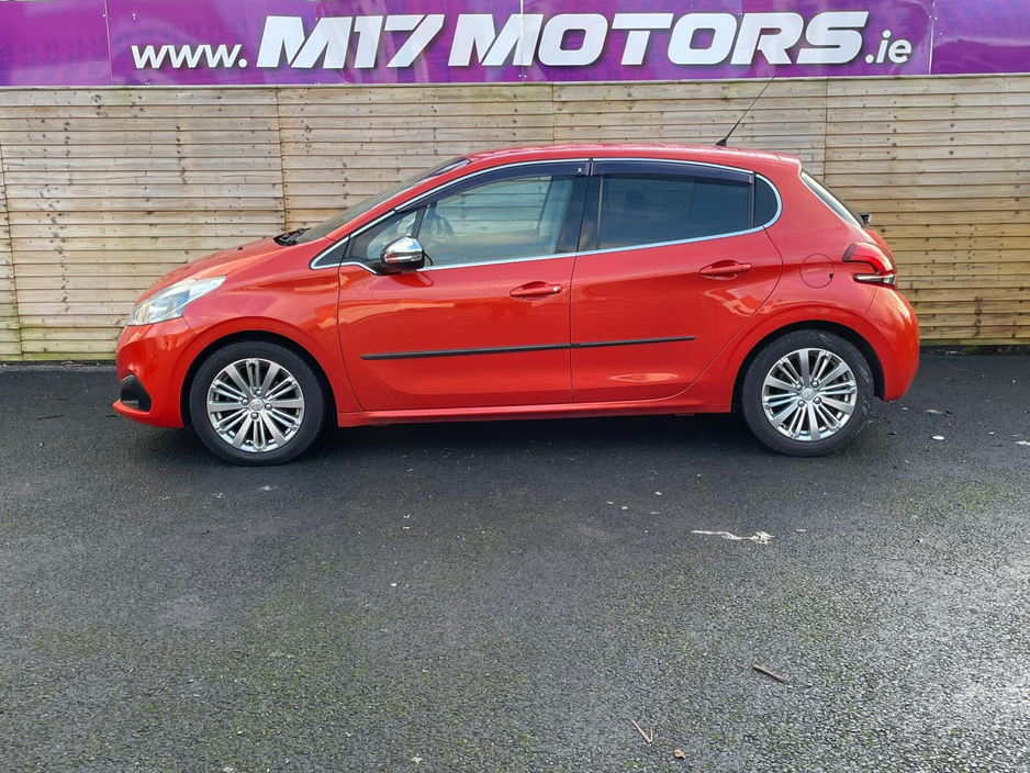 2017 Peugeot 208  €10,950