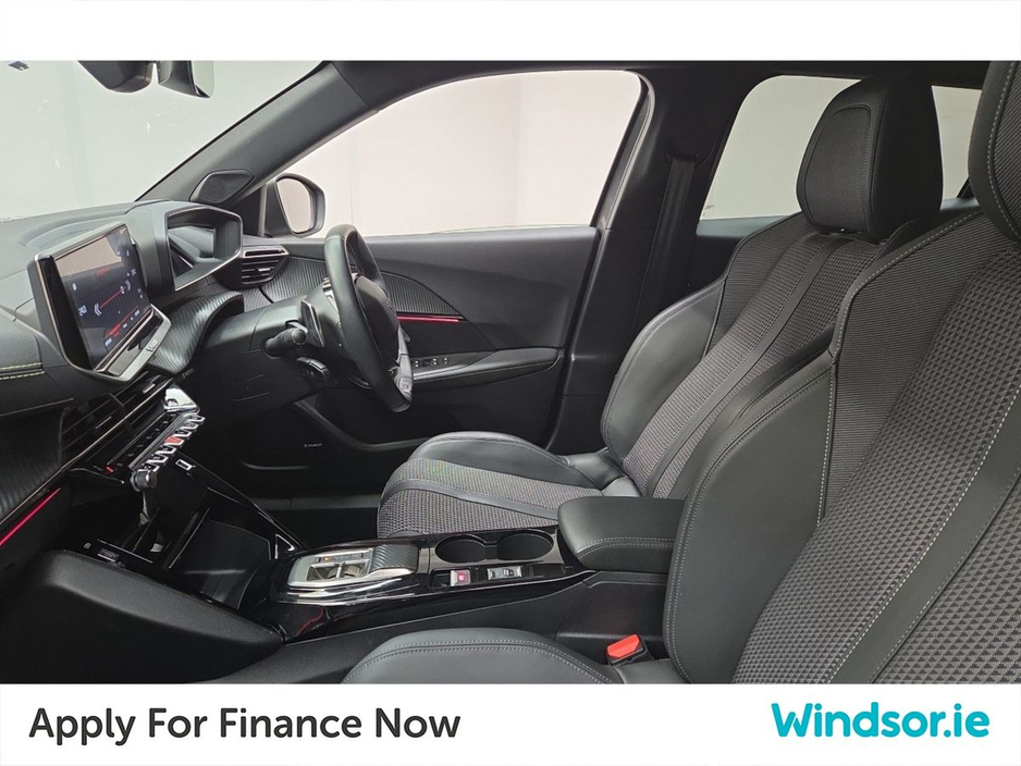 2023 Peugeot 2008 - image 4