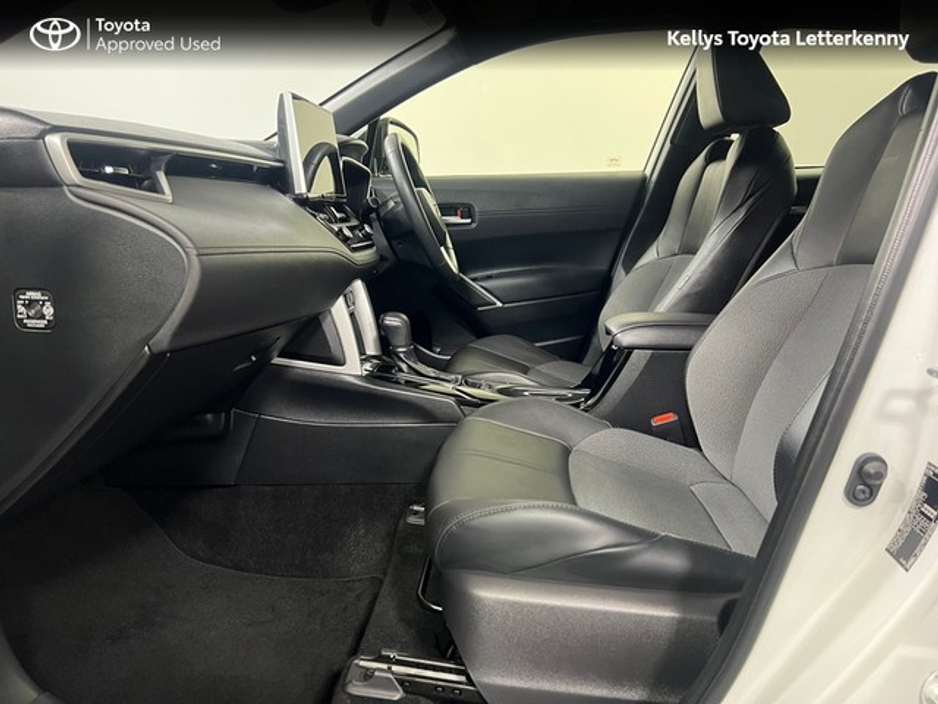 2024 Toyota Corolla Cross - image 6