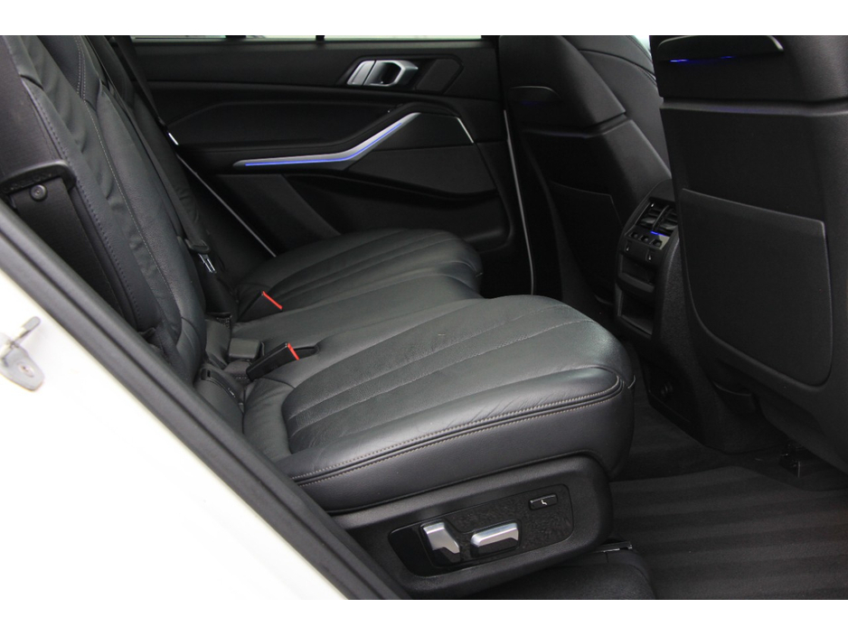 2019 BMW X5 - image 21