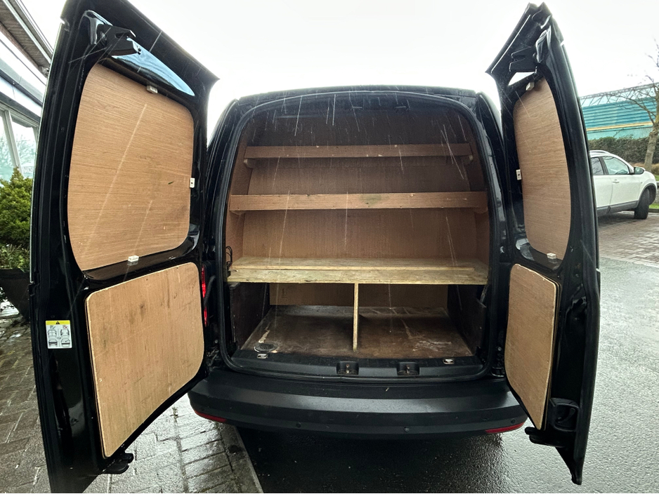 2020 Volkswagen Caddy - image 15