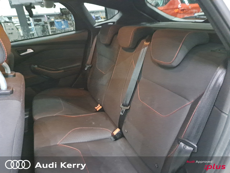2018 Ford Focus - image 13