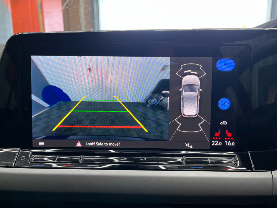 2024 Volkswagen Golf - image 19