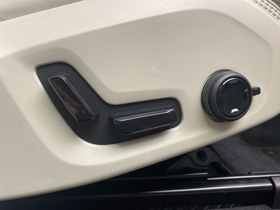 2026 Volvo XC60 - image 27