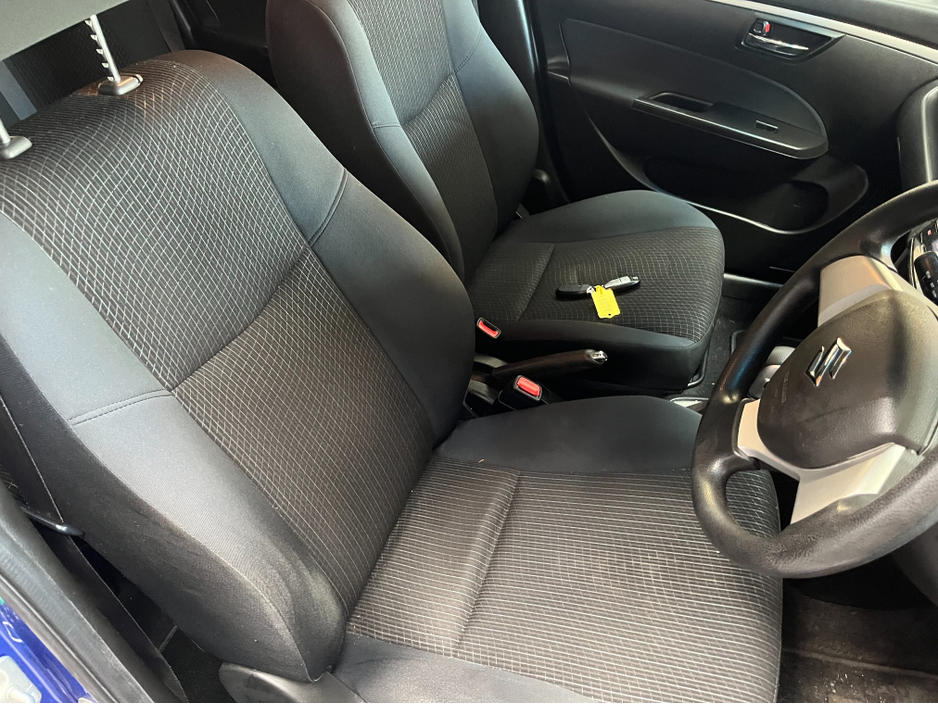 2014 Suzuki Swift - image 9