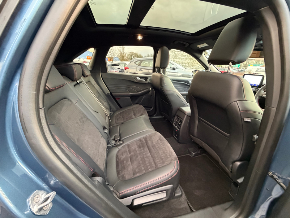 2022 Ford Kuga - image 6