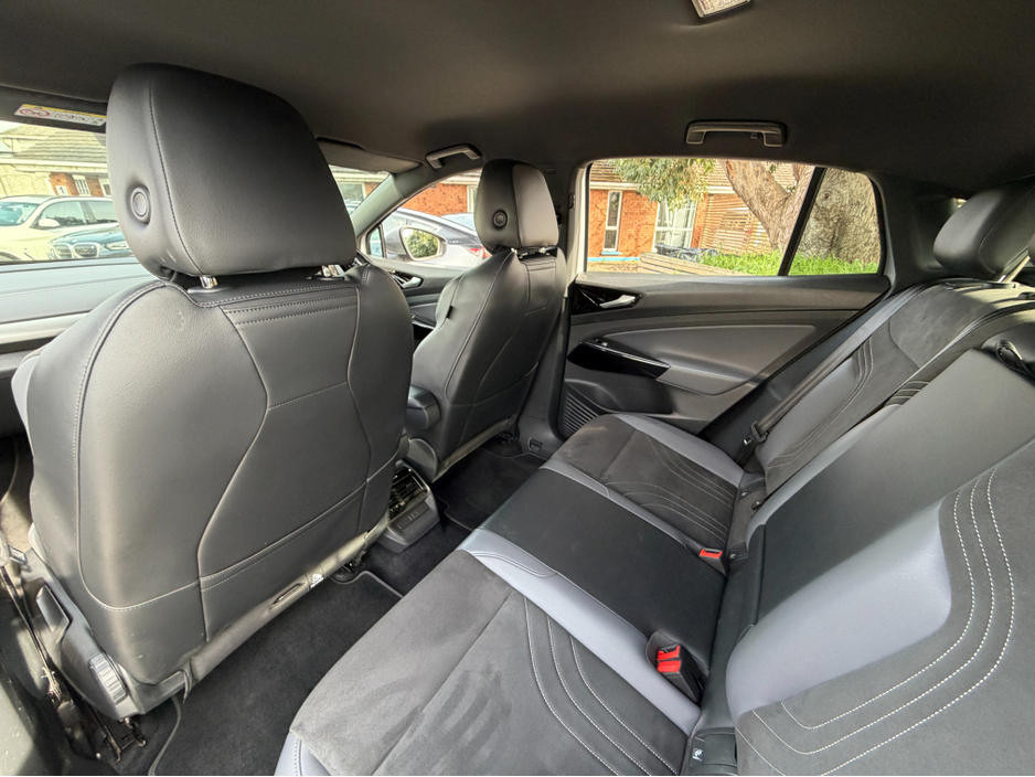 2023 Volkswagen ID.5 - image 24