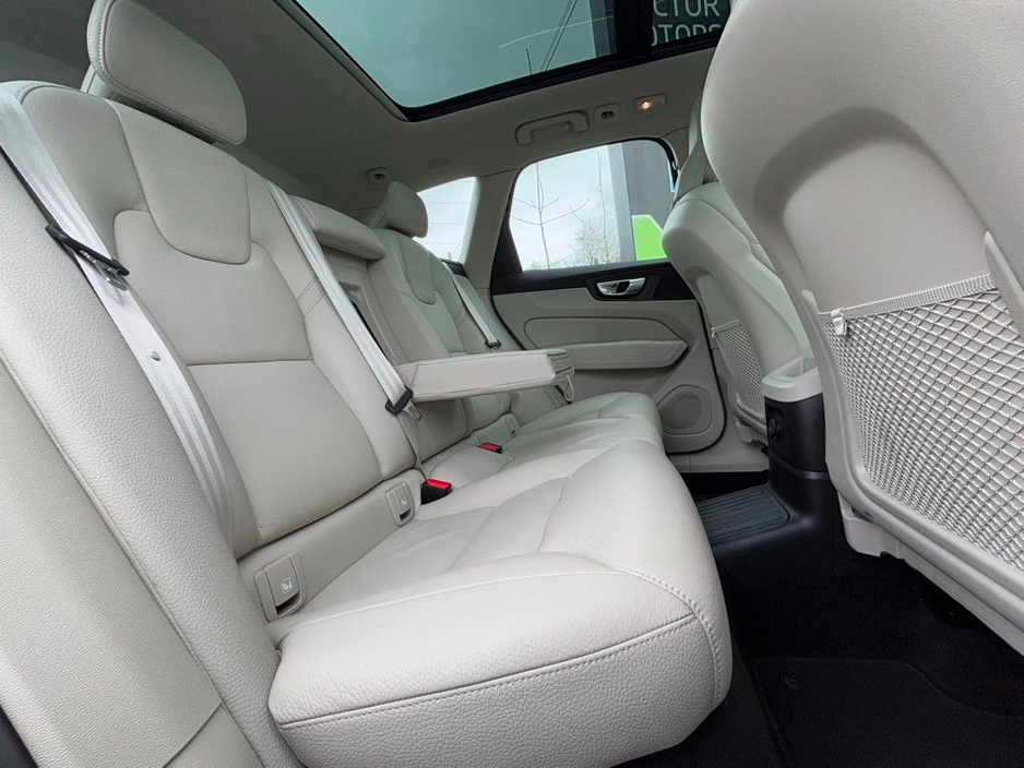 2023 Volvo XC60 BLONDE LEATHER PLUS BRIGHT T6 RECHARGE €45,995