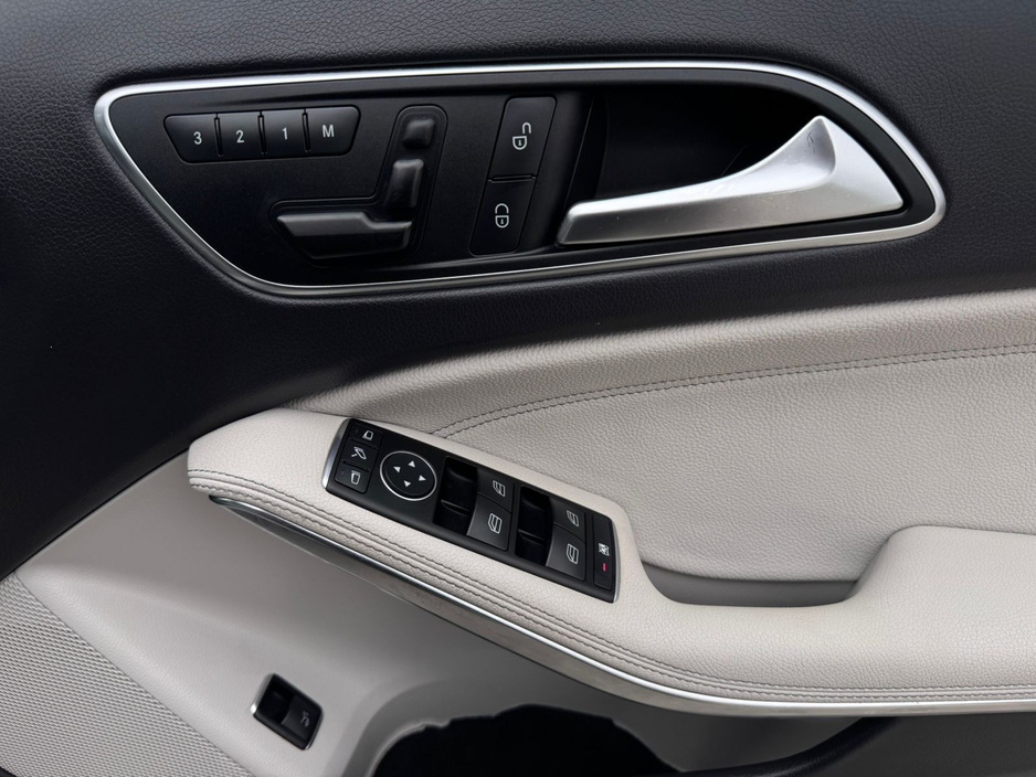 2016 Mercedes-Benz GLA Class - image 21