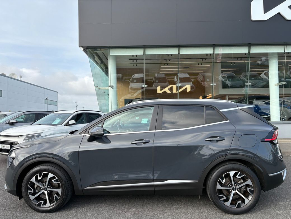 2022 Kia Sportage - image 3