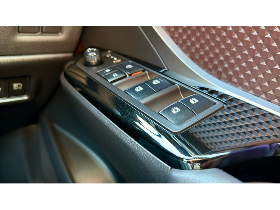 2018 Toyota C-HR - image 31