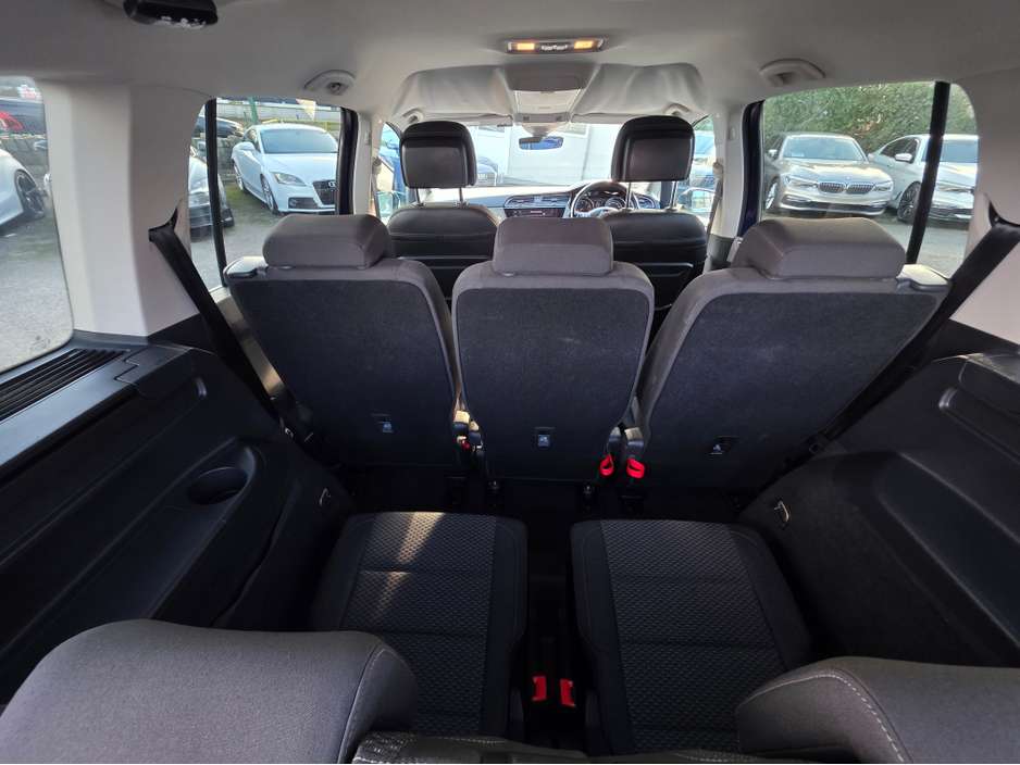 2018 Volkswagen Touran - image 12