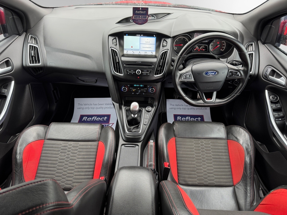 2018 Ford Focus - image 14