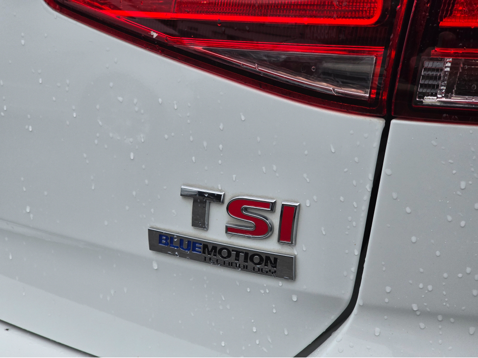 2017 Volkswagen Golf 1.4 HIGHLINE EDITION ALCANTARA SEATS REVERSING CAMERA - SIMI DEALER - LOW ROAD TAX BAND €16,750