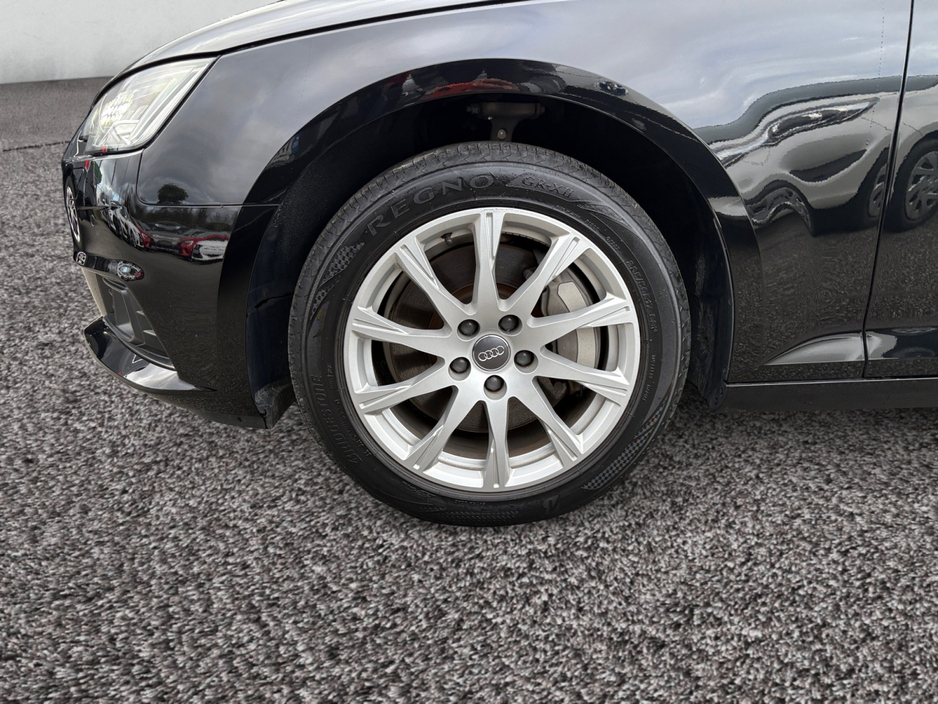 2017 Audi A4 - image 16