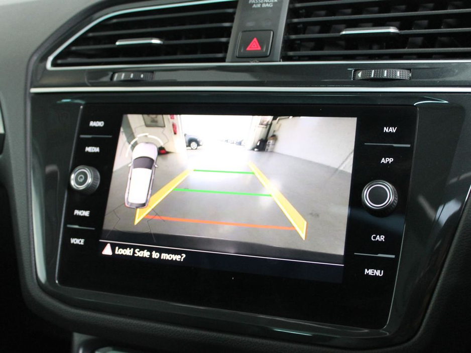 2020 Volkswagen Tiguan - image 19