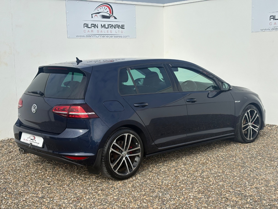 2016 Volkswagen Golf - image 4