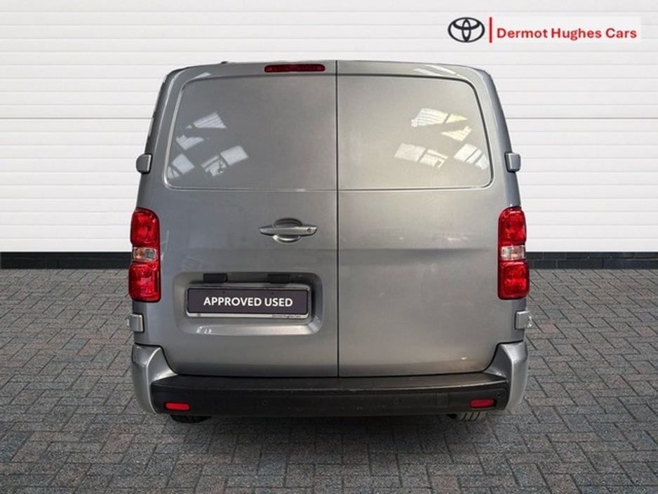 2021 Toyota Proace - image 4