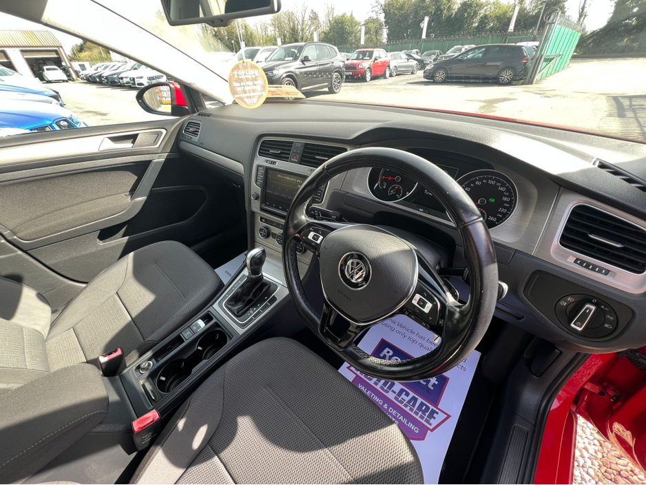 2015 Volkswagen Golf - image 8