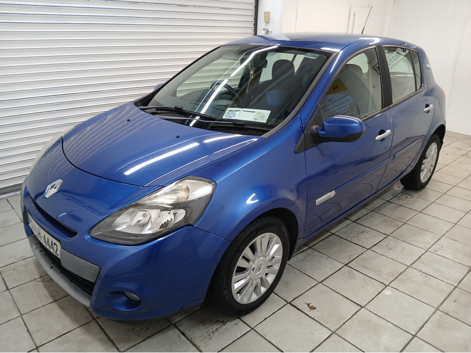 2012 Renault Clio - image 12