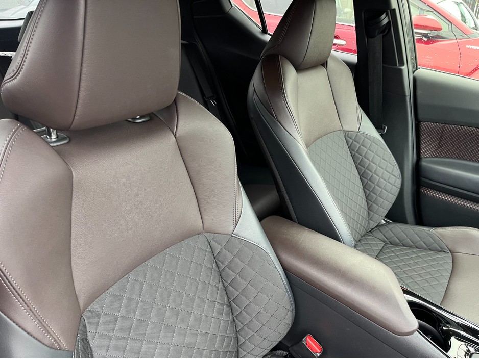 2019 Toyota C-HR - image 11