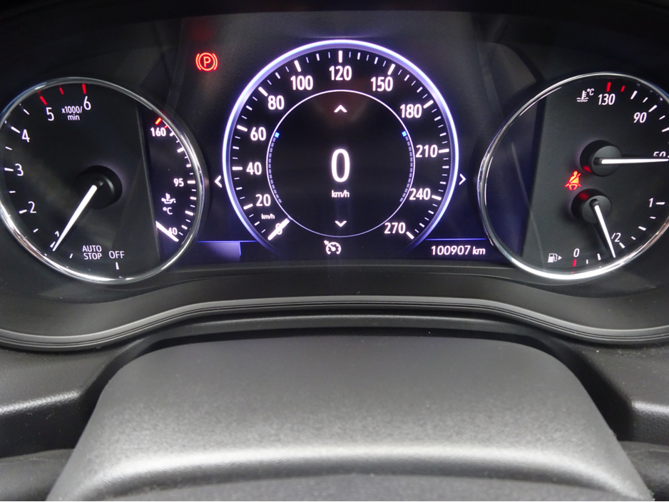 2021 Opel Insignia - image 24